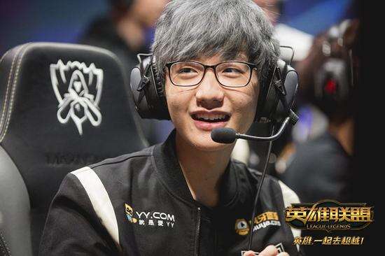 采访中偶尔 采访中偶尔