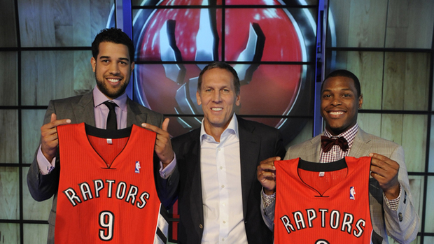 他在持球决 他在持球决